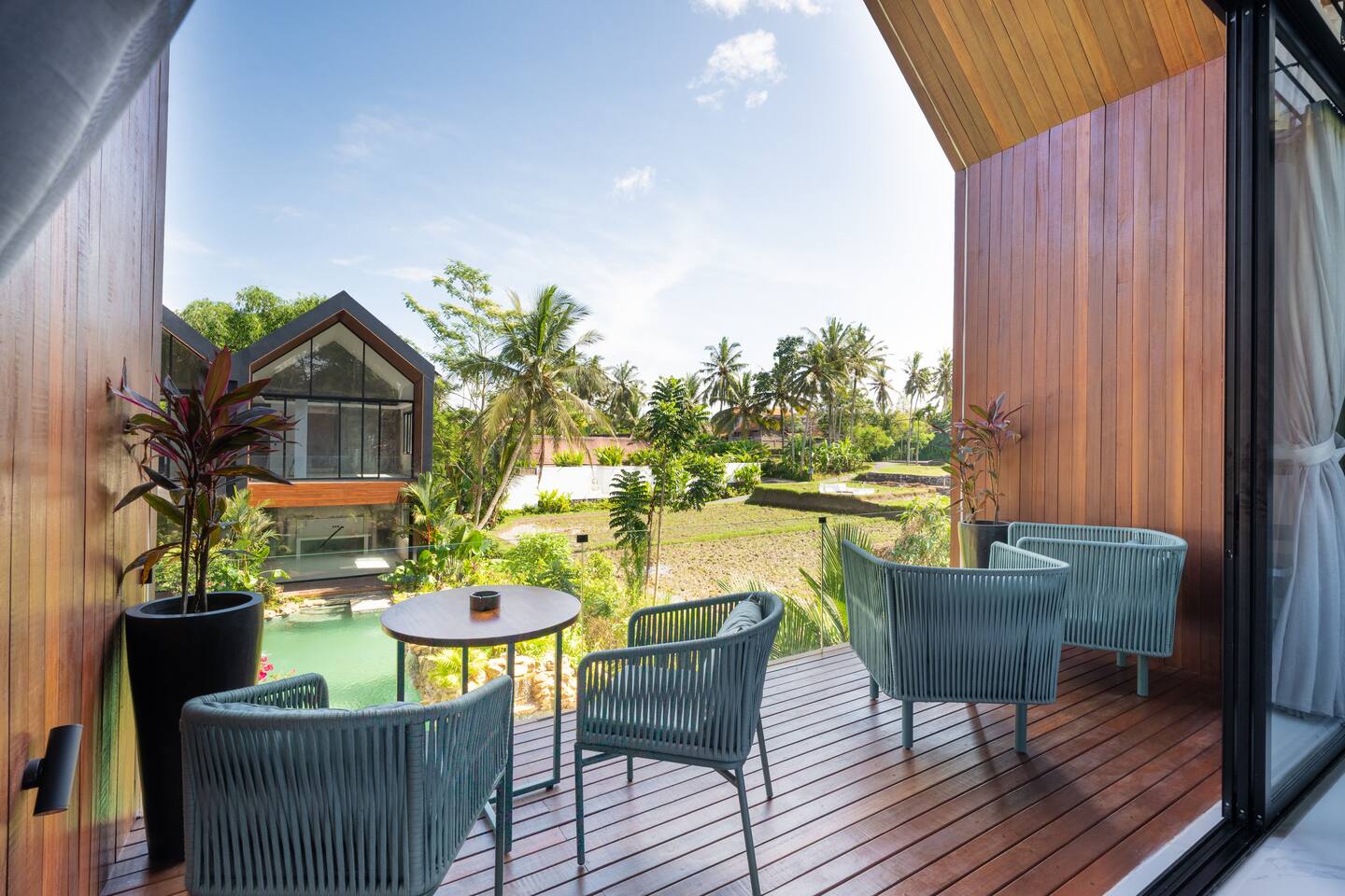 6b93101b-2dcc-4e58-bf1a-f9cd6fd67ad7