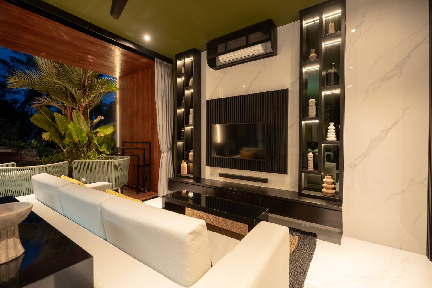 7f8ec12e-9323-4ca6-8c5f-91c48f9eca3c