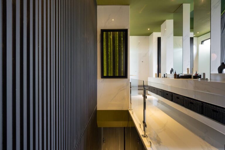 a8afb9d4-313c-4545-9d86-02f670441288