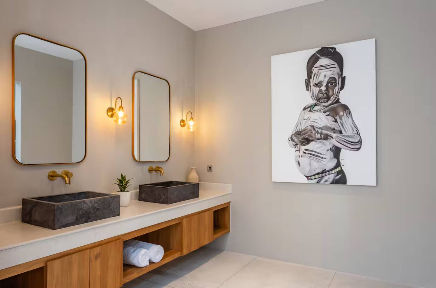 b8683592-e66e-42e5-ae66-4bc46b7cdb8a