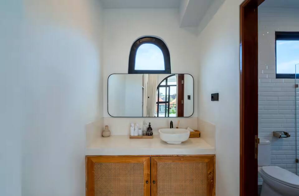 bdd2415a-d87d-411f-ac8a-d5bfb8a3dce4