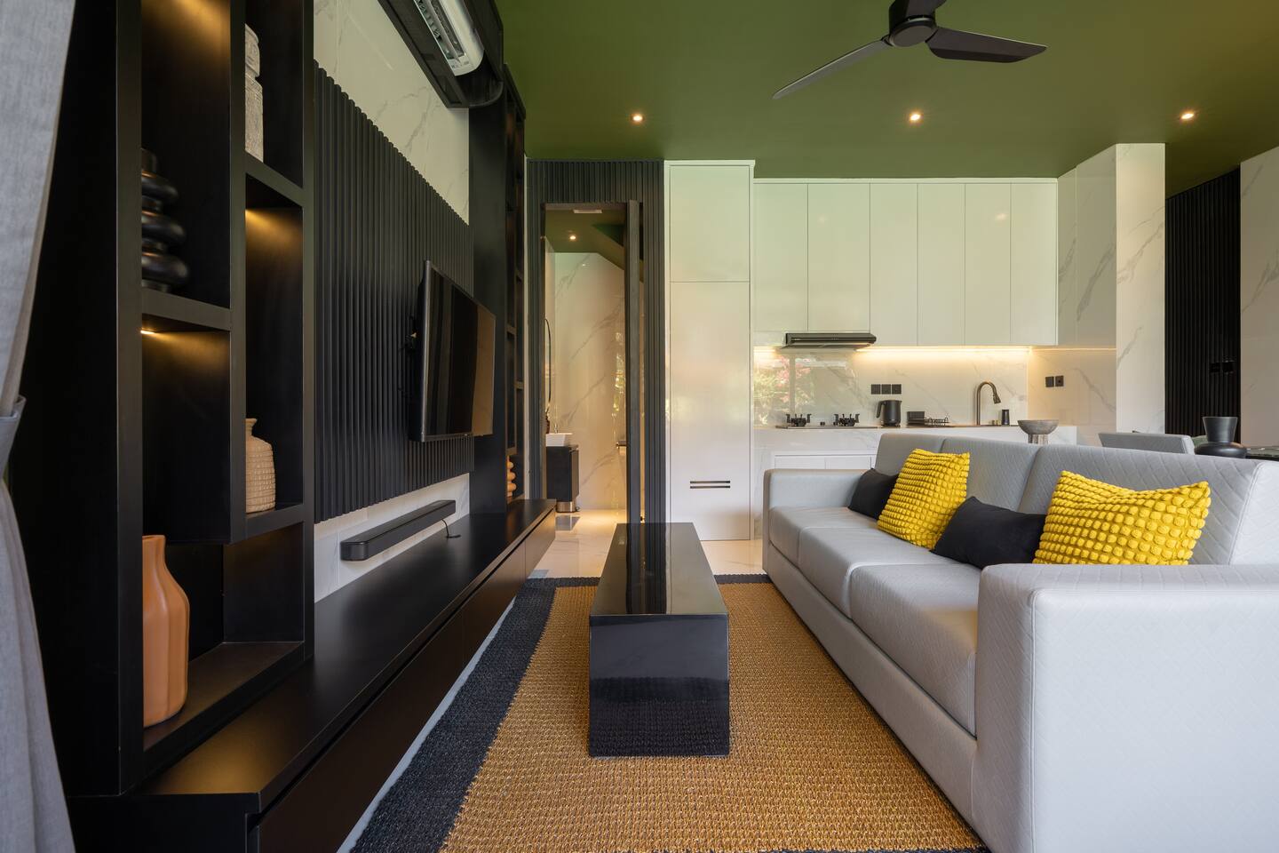 e3196a48-de76-4447-9fef-204f25444087