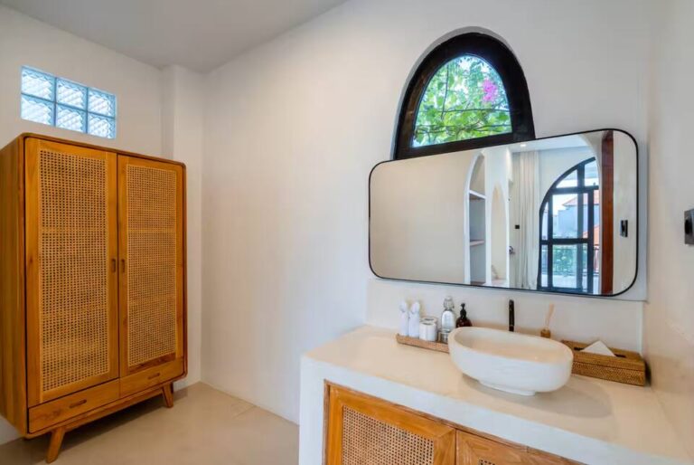 e6f69331-48f0-4f7e-abac-49d42ed829ce