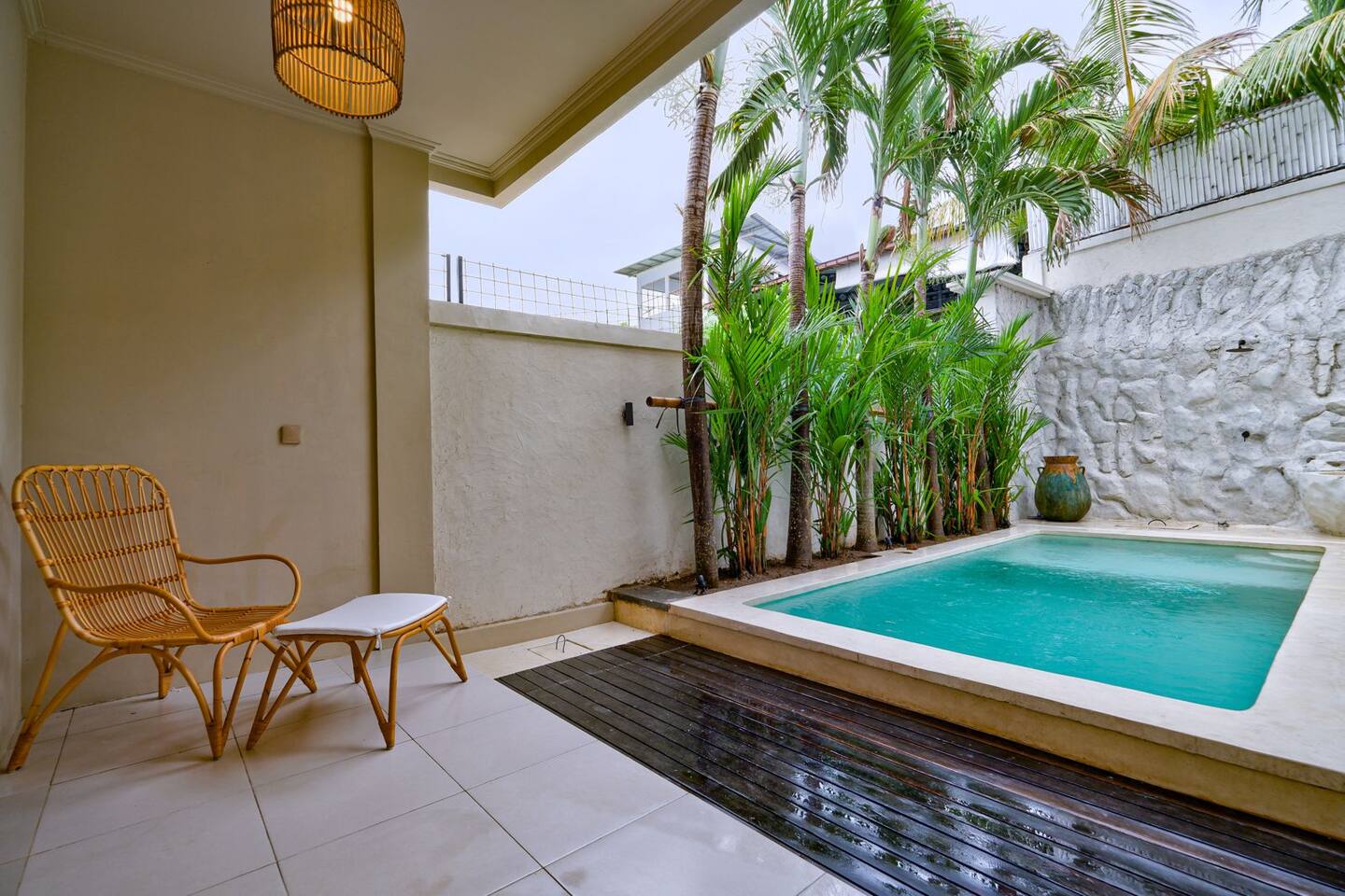 f751a048-22b5-4c9b-b9f8-f64838111157