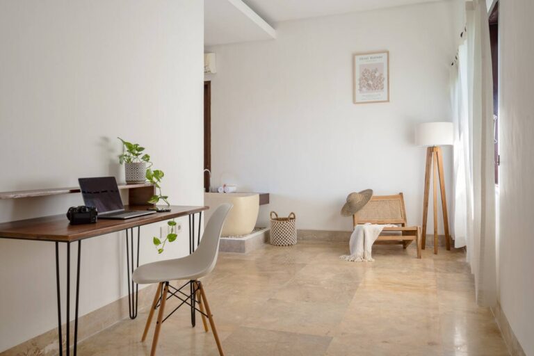 6e404ffc-b408-4195-b4a9-f946615e2d78