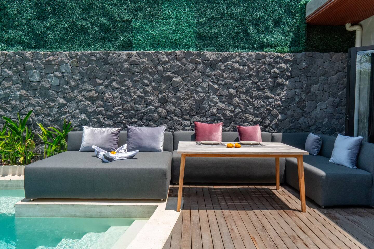 8da0382b-1110-48a9-9832-0d0da8f0a322