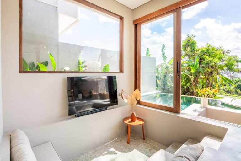 8e76f749-4ff5-47-tydUH