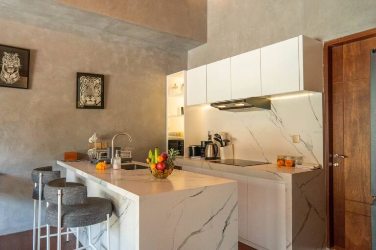 9995bbfb-75d7-4925-8aab-466a846baa60