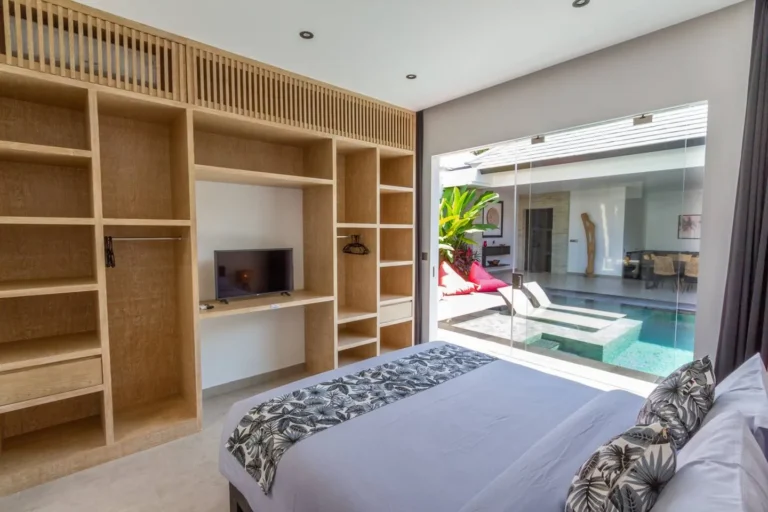 Villa-Lys-Bedroom-with-TV