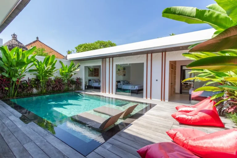 Villa-Lys-Pool-and-Beanbag