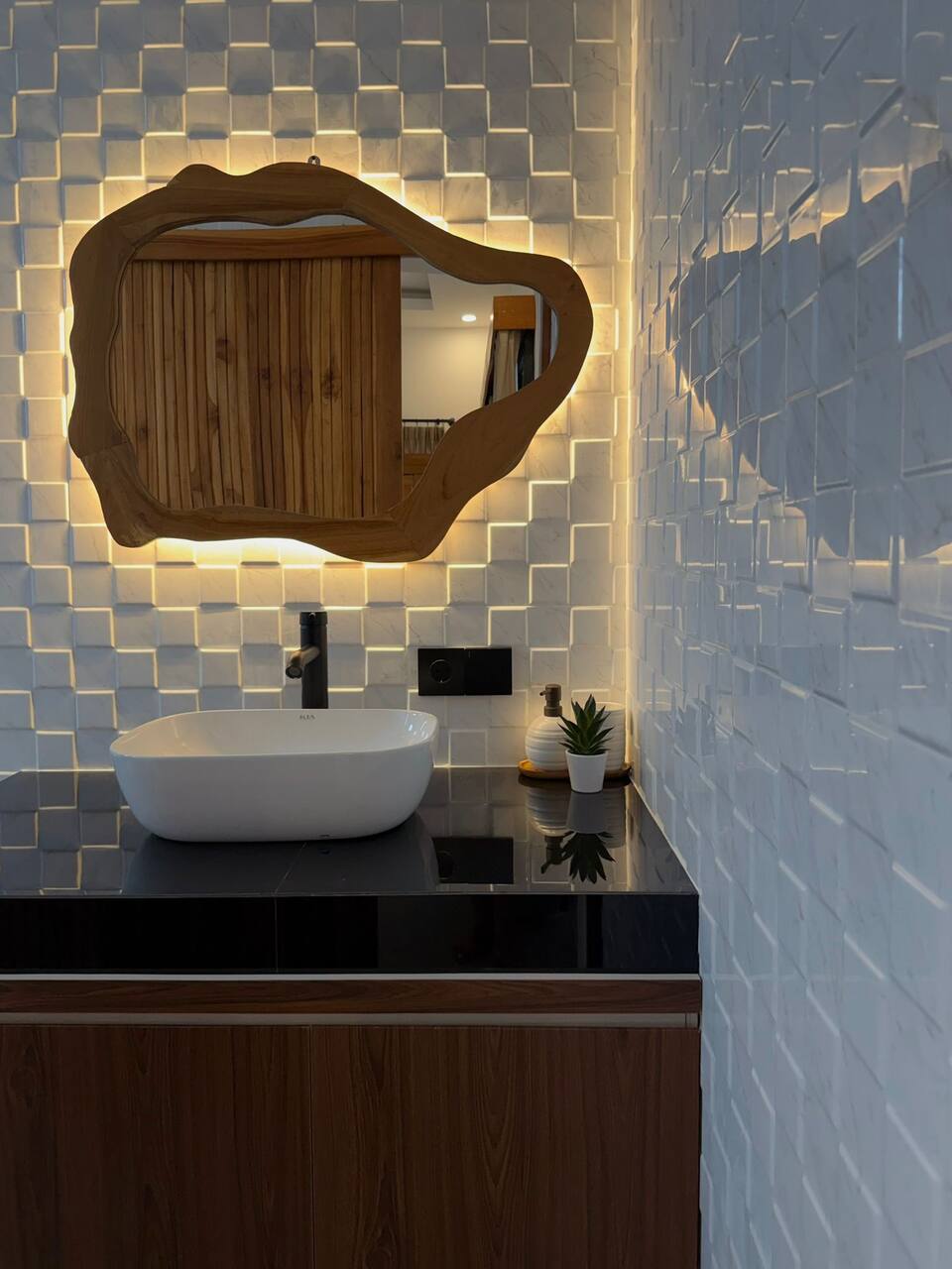 b0d98dd4-613a-438d-b86d-d4656427af7e