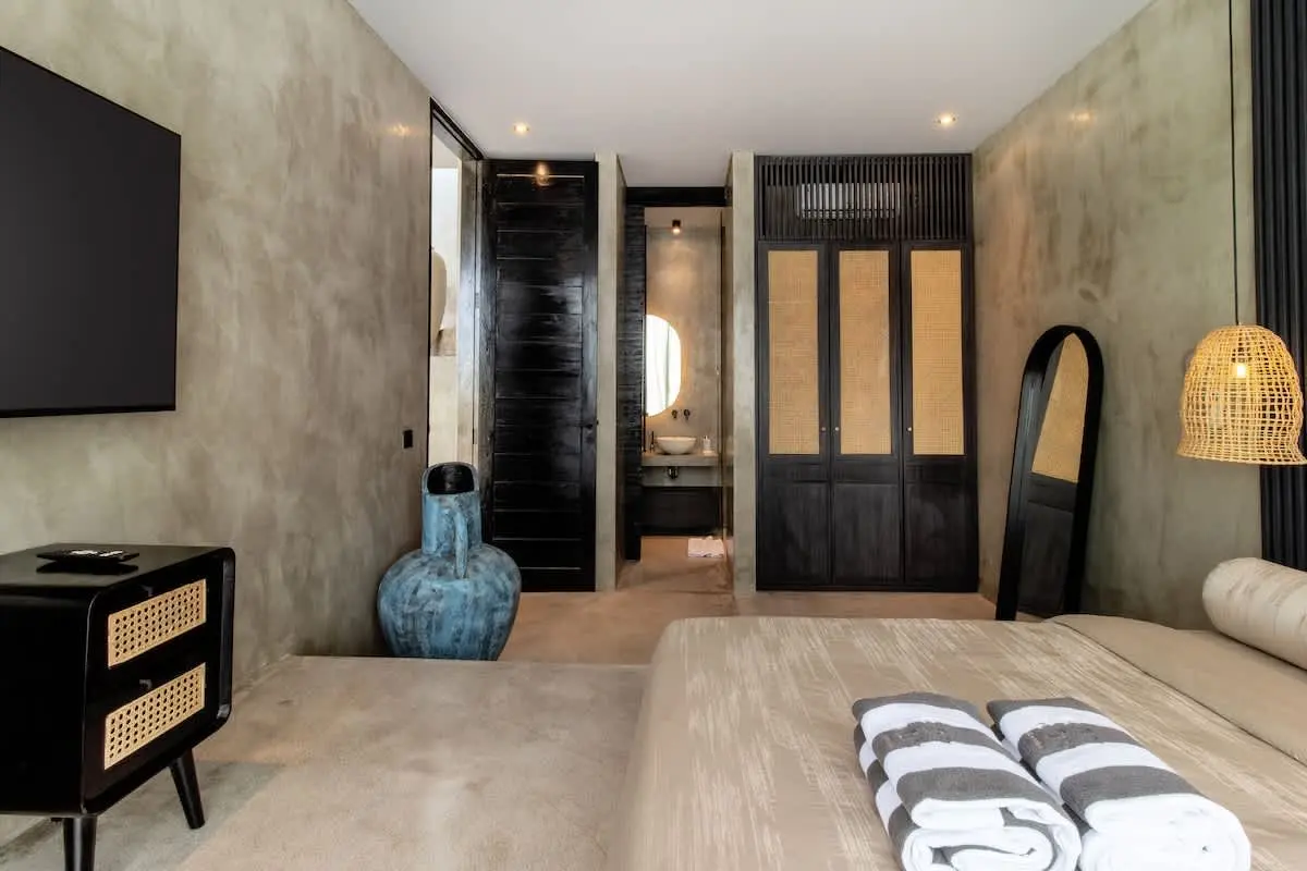 e3683662-c967-43-bfmZ1