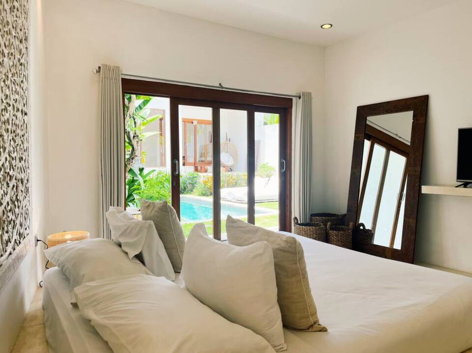 4c4003df-33c6-403a-935f-cb73c49d2b6b